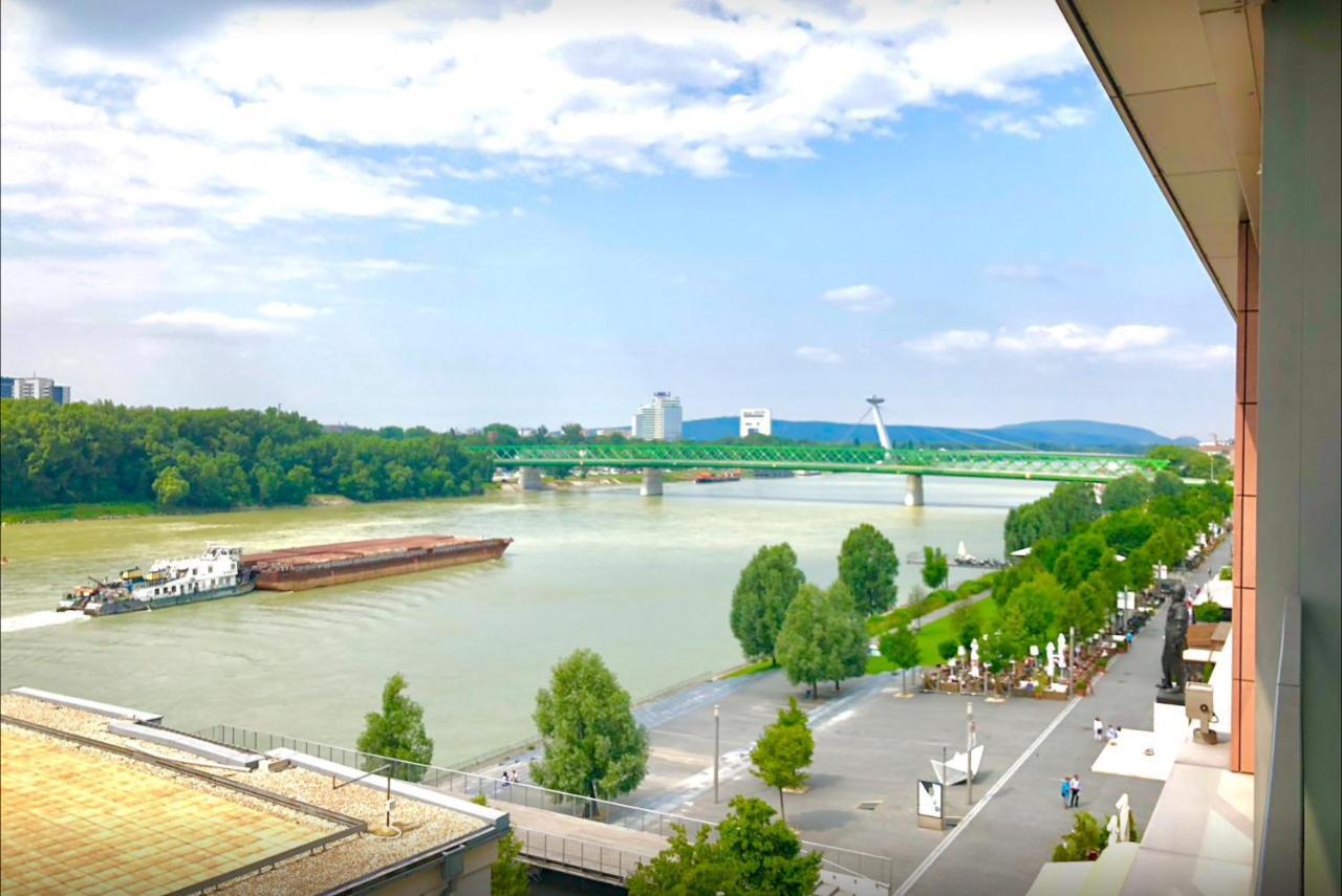 Appartement Luxury Space At The Best Address In Bratislava Extérieur photo